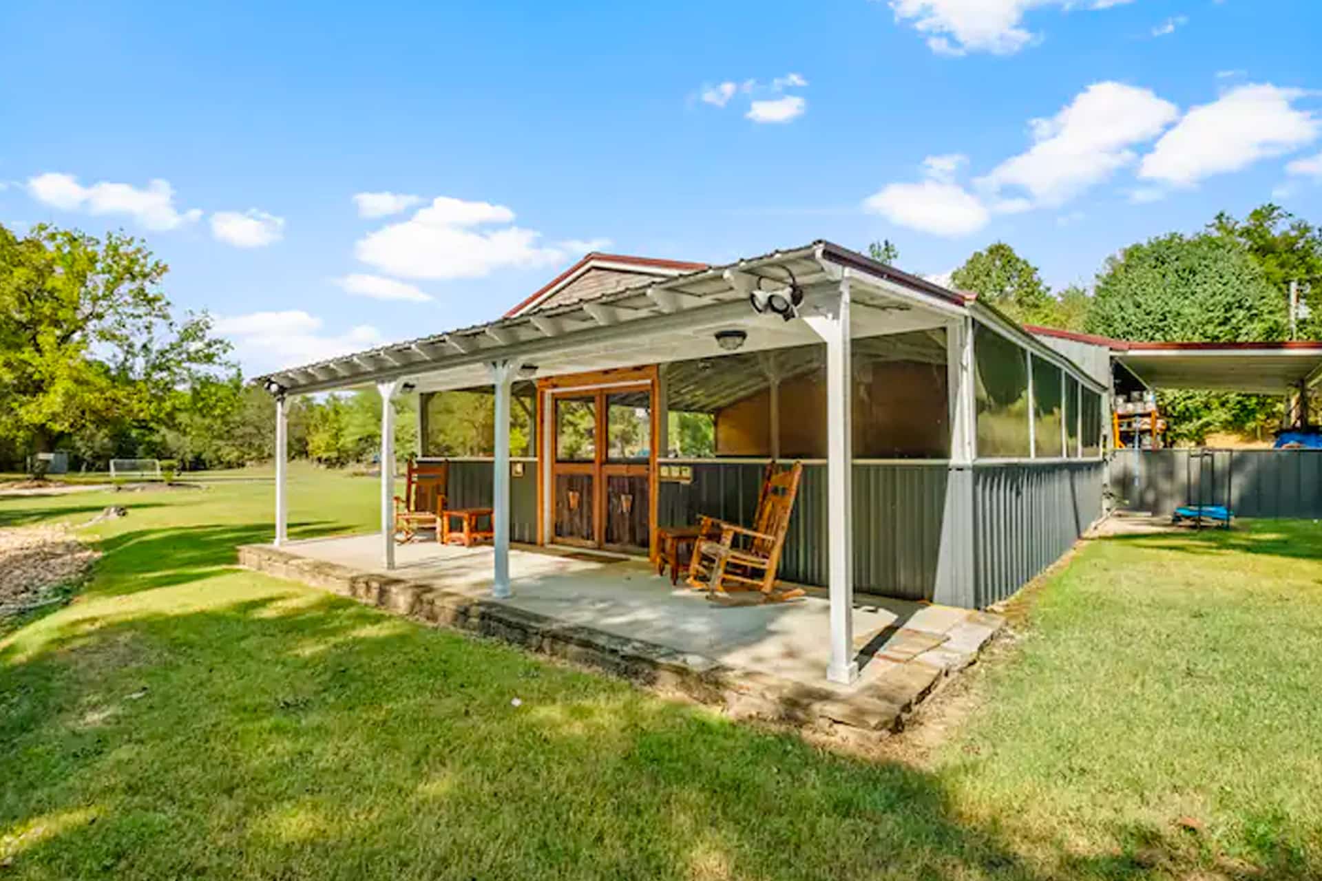 Rustic Laidback Tiny House - Wildcat Creek Getaway